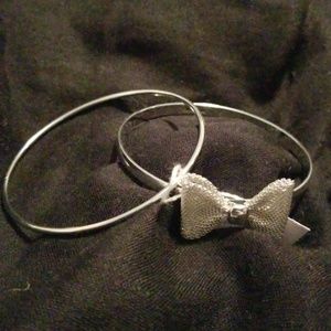 Bow bracelet and bangle.